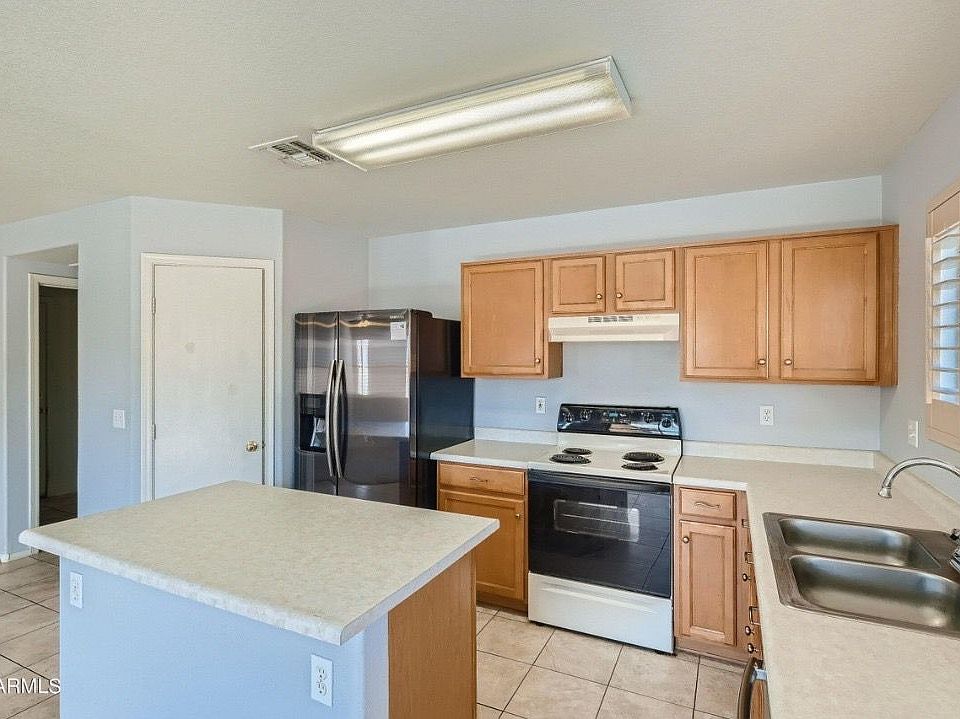 1st image of 2322 E Hazeltine Way