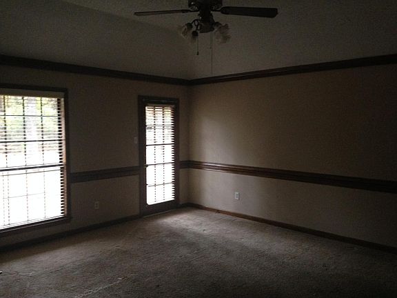 3rd image of 4600 Sandy Park Dr