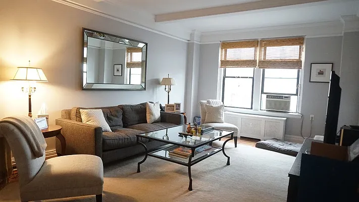 Sold by Patricia Gilman, LREB | media 9