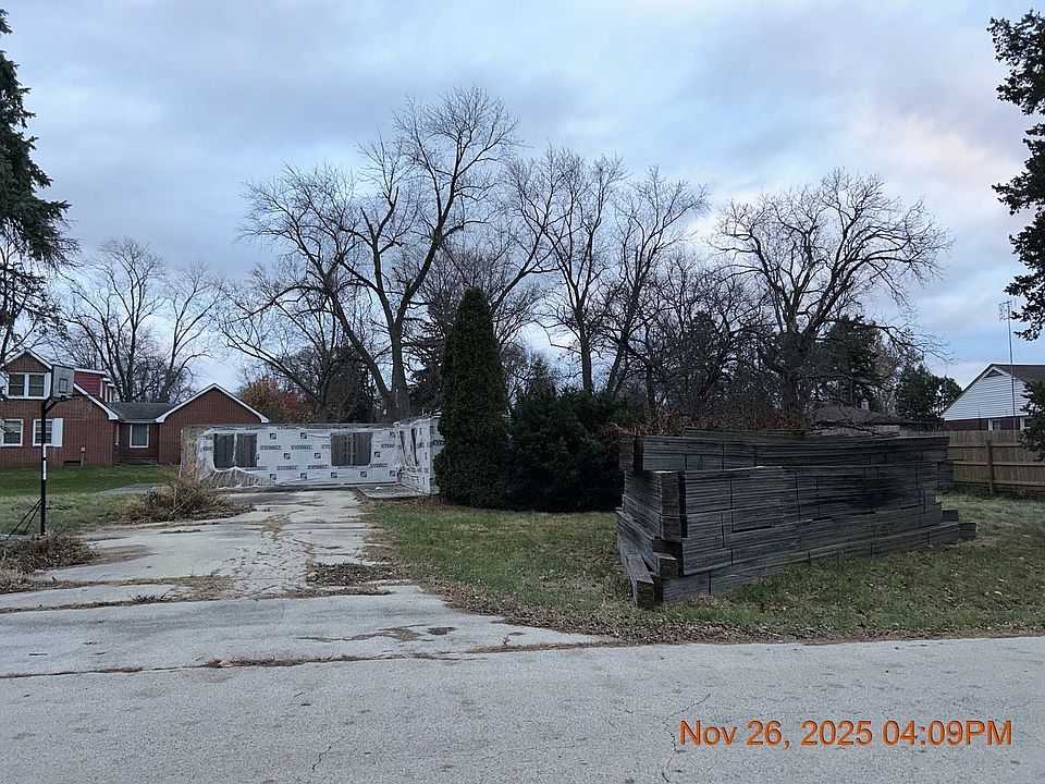 1st image of 106 Teeway St
