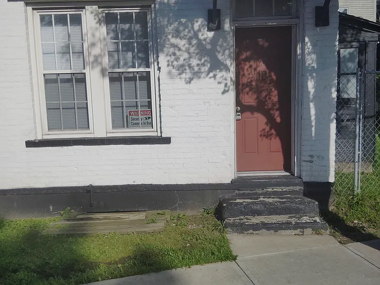 290 2nd Ave #1-B — Photo 2