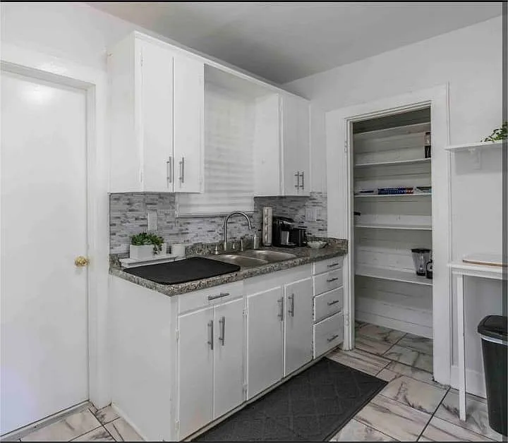 3 bed, 1000 sqft, $2,500 — Photo 3