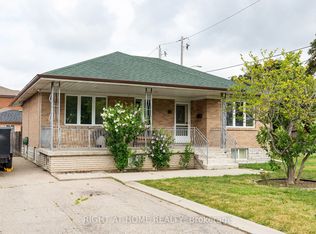 22 Pleasant Home Blvd, Toronto, ON M3M 2B5