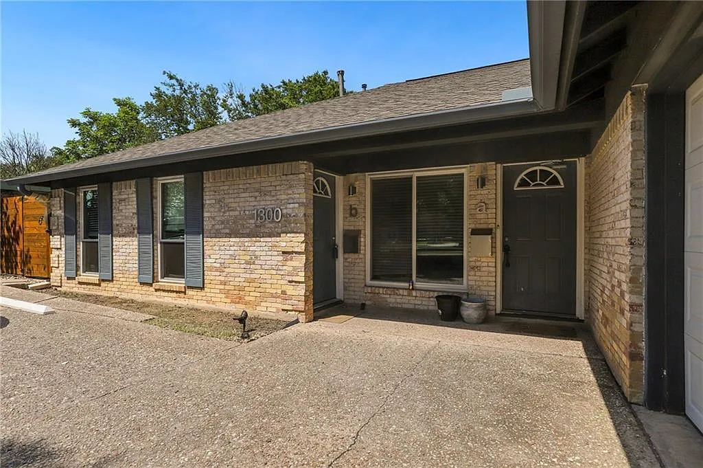 Front doors to both units - 1300 Fairbanks Dr #A