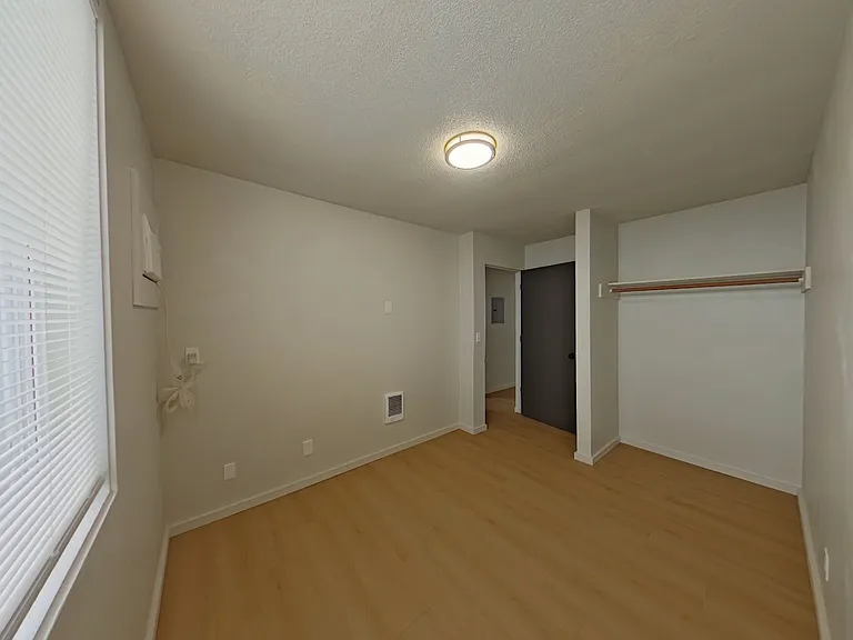 University Manor - Newly Renovated Units just a short walk from Campus! — Photo 56