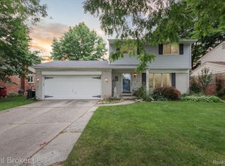 14559 Newburgh Rd, Livonia, MI 48154