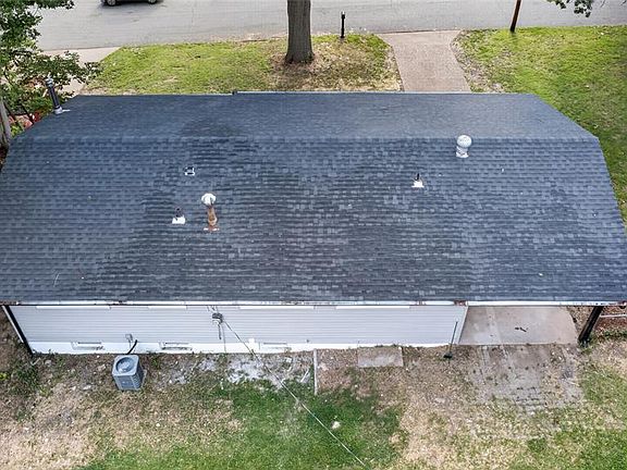 2nd image of 10418 Quaker Dr