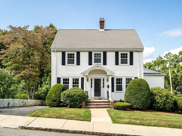 70 Robin St, West Roxbury, MA 02132