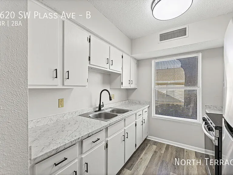 Capstone Townhomes — Photo 11