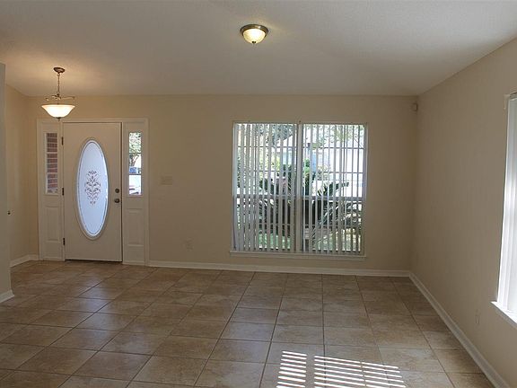 3rd image of 3895 Sunny Manor Cir