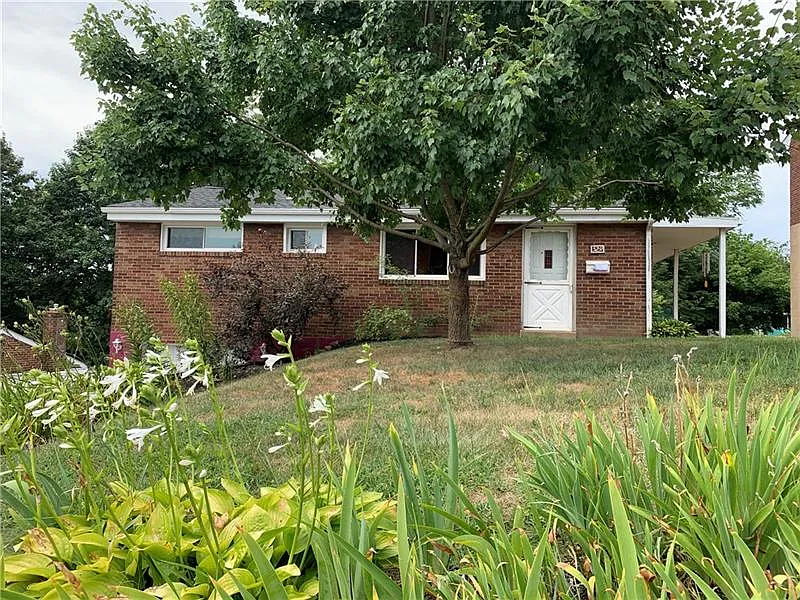 529 Moore Ave photo 1