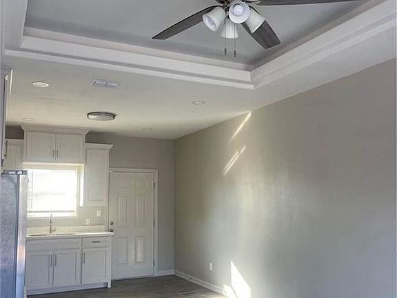 4th image of 507 E Ricky Crossland Ave #3