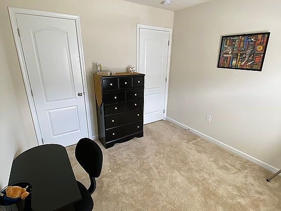 5th image of 109 Kingsbury Ct