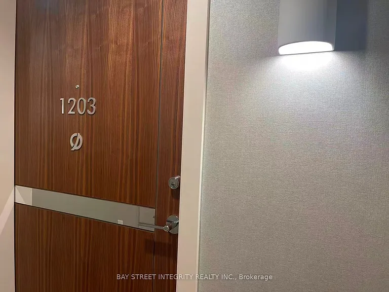 27 McMahon Dr #1203 — Photo 15