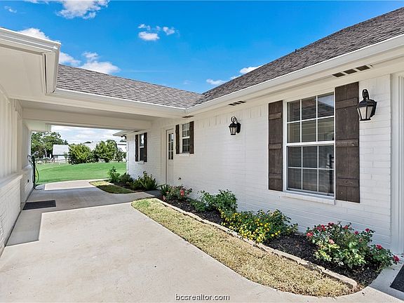 3rd image of 17724 April Vista Ct