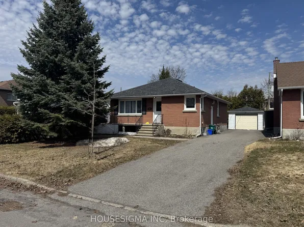 1047 Richard Ave, Ottawa, ON K1H 8C3