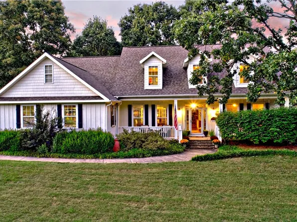 2422 E Revere Pl, Fayetteville, AR 72701