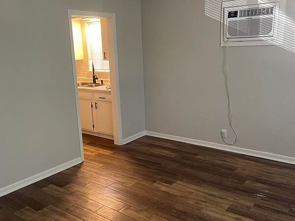 3rd image of 801 N 48th St APT 5