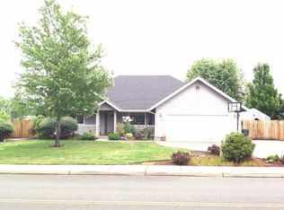 1725 Leonard Rd, Grants Pass, OR 97527