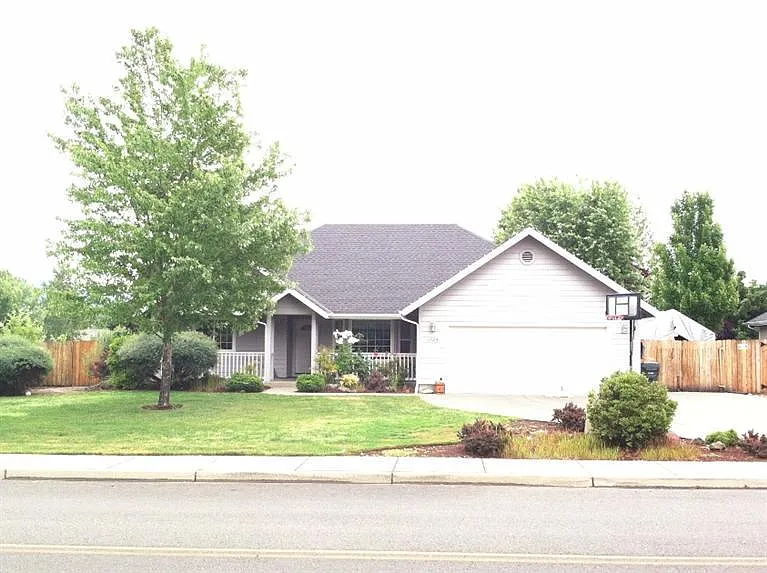 1725 Leonard Rd photo 1