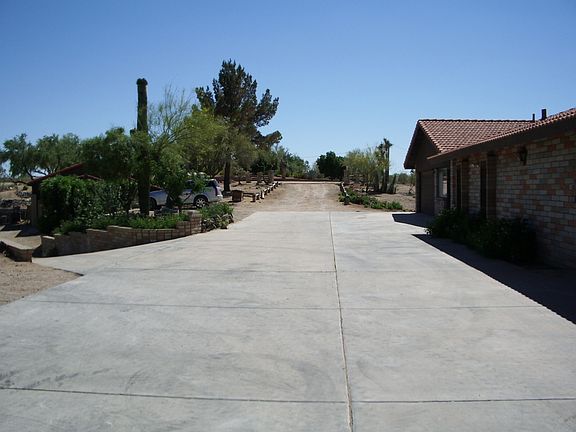 3rd image of 1825 E HILLSIDE Drive