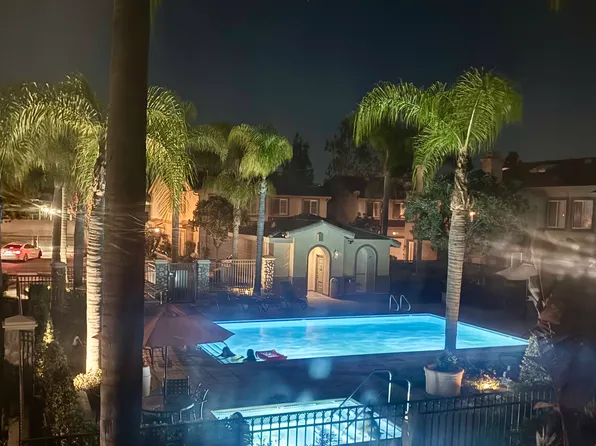 401 N Cotswolds Ln Unit C, Orange, CA 92869