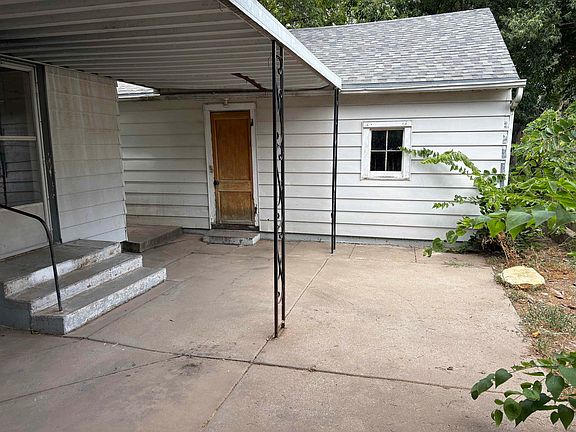 3rd image of 217 Pershing Ct