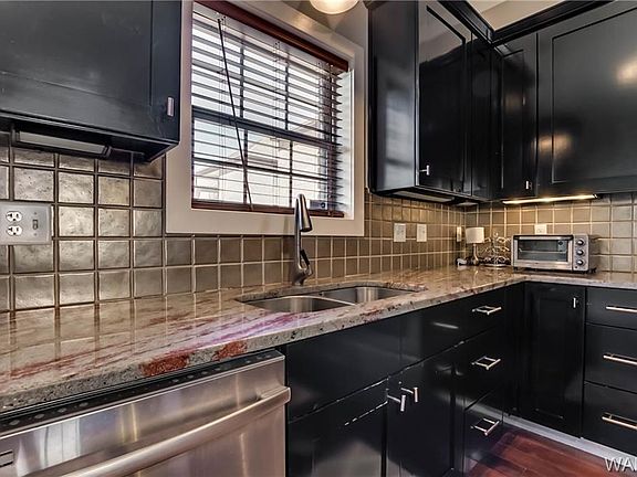 4th image of 1401 6th St Unit 1A