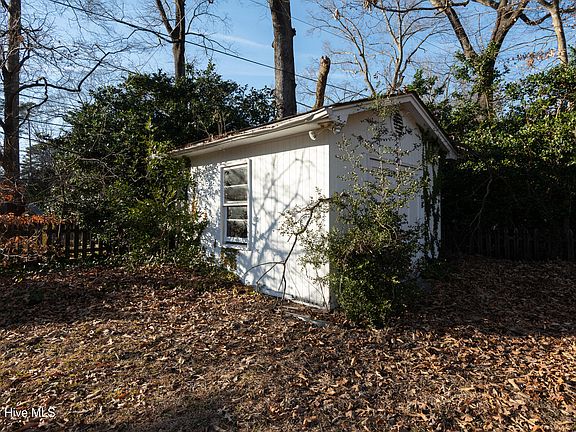 5th image of 1711 S Elm Street