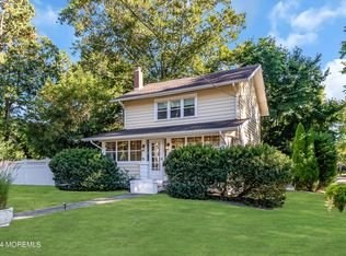 446 Roosevelt Ave, Oakhurst, NJ 07755
