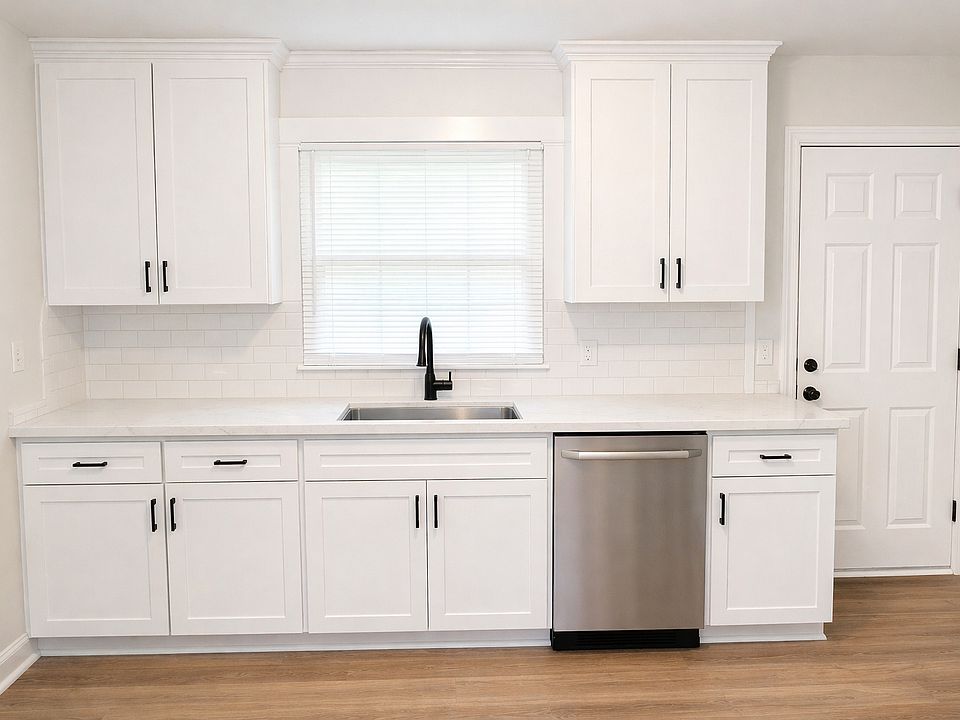 1st image of 101 Fleetwood Dr #D