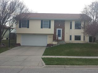 5317 NW 6th St, Lincoln, NE 68521