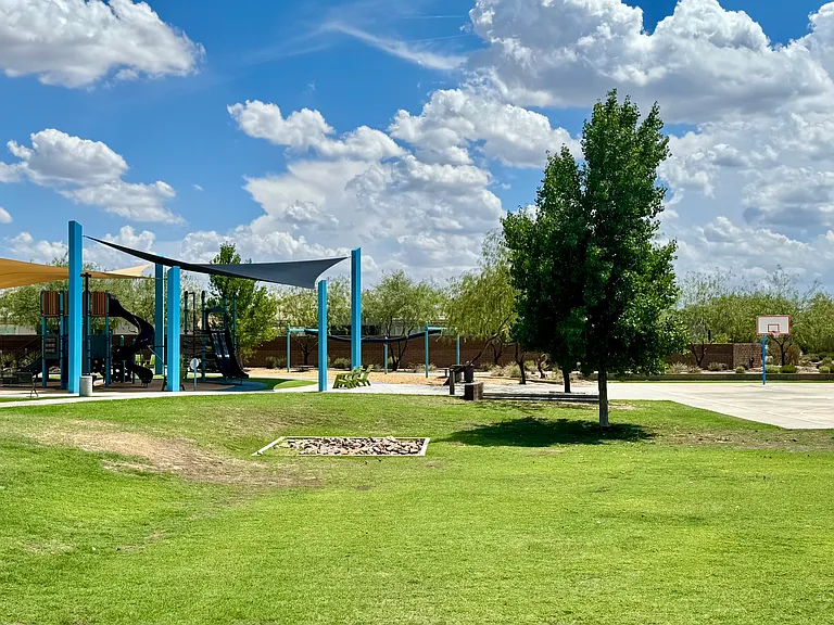 3109 E Louise Dr — Photo 24