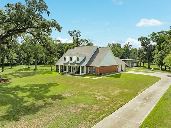 2nd image of 2211 County Road 36