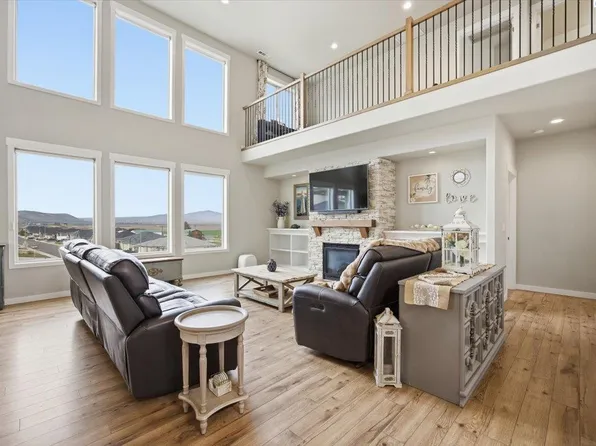 6557 Argos St, West Richland, WA 99353