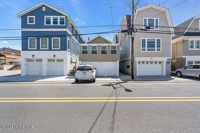 157 Beachfront Front — Photo 46