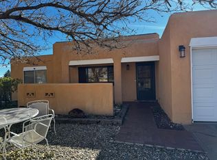 2477 Camino Capitan, Santa Fe, NM 87505