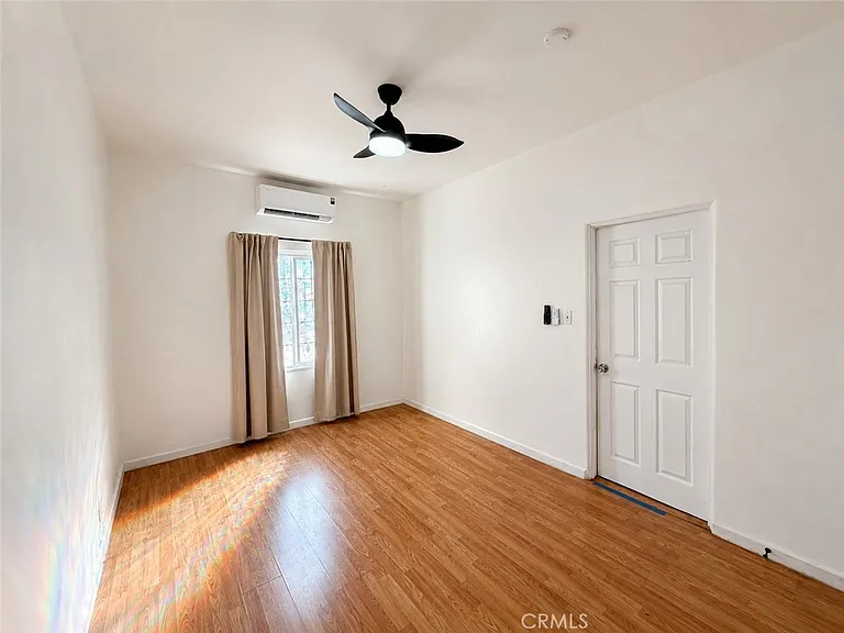 10716 Ralston Ave — Photo 2