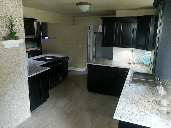 2nd image of 6014 NW Lincoln Ave