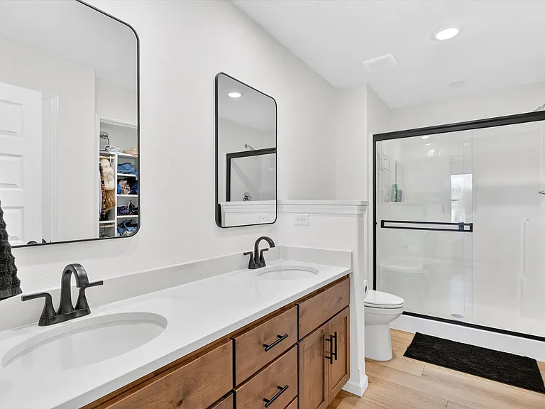 556 Spring Meadow Dr — Photo 8