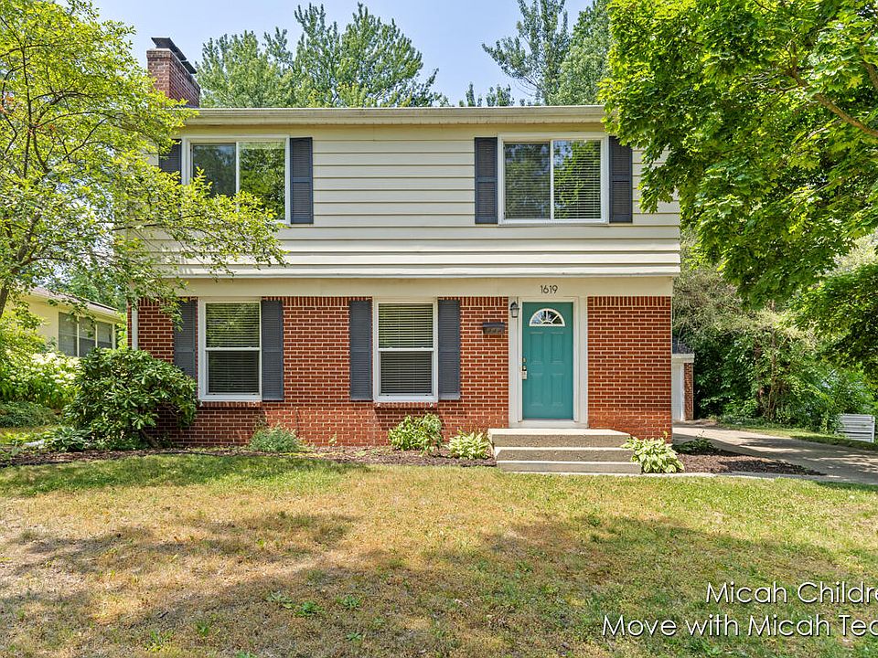 1st image of 1619 Hutchinson Ave SE