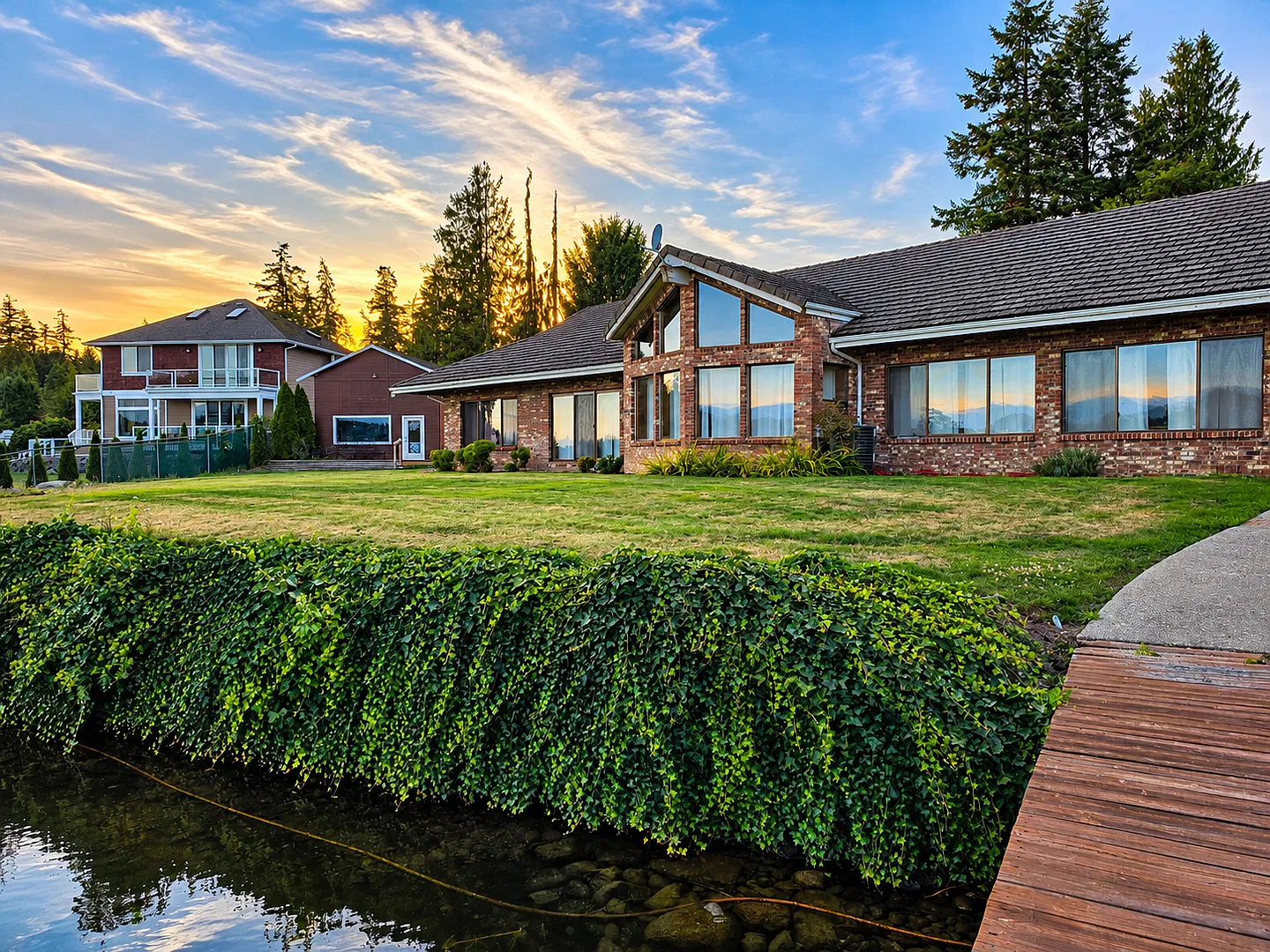 Lake Goodwin Waterfront Living - Spacious Home with Stunning Views! — Photo 3