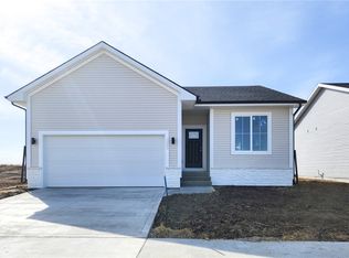 2230 Chan Dr, Adel, IA 50003