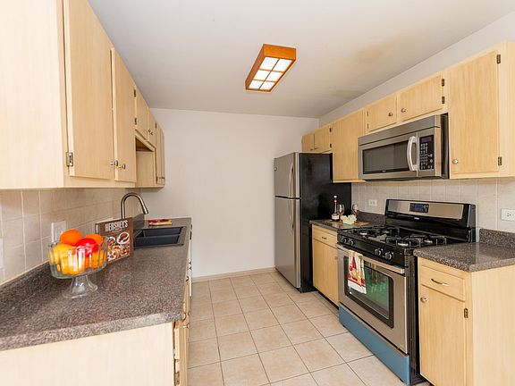 4th image of 632 N Deer Run Dr #0