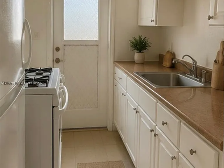 7333 Byron Ave #7331 — Photo 3
