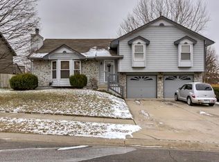 2025 SW Sterling Dr, Lees Summit, MO 64081