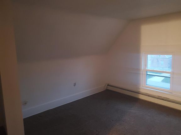 3rd image of 512 W 6th St #1