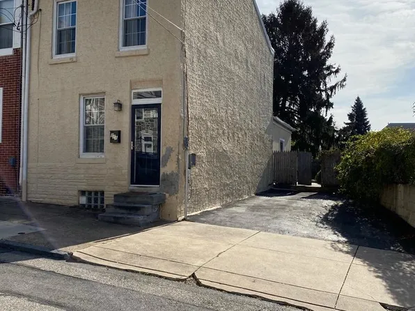111 Hermit St, Philadelphia, PA 19127