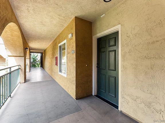4th image of 2250 Camino De La Reina Unit 202