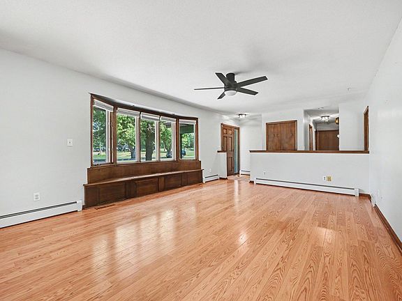 5th image of 206 Lincoln Ave S